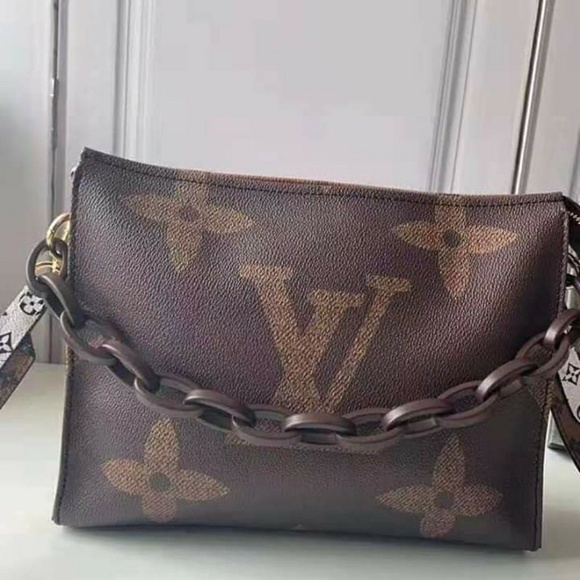 Louis Vuitton Handbag - Picture 2 of 6